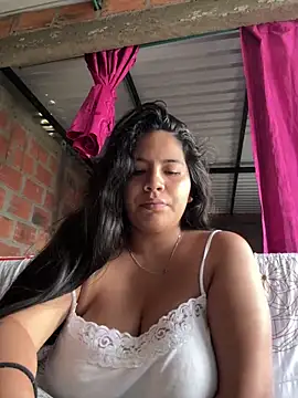 Snapshot of moncerrat_luna chatting on 03/18/25, 04:26 moncerrat luna online show from 03/18/25, 04:26