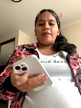 Snapshot of moncerrat_luna chatting on 10/08/25, 09:12 moncerrat luna online show from 10/08/25, 09:12