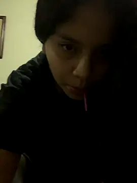 Snapshot of moncerrat_luna chatting on 11/04/25, 02:10 moncerrat luna online show from 11/04/25, 02:10