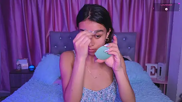 Emiily Scott1 online show from 12/15/25, 10:14