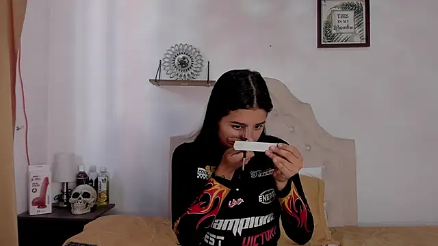 aliice walker  online show from 10/01/25, 12:44