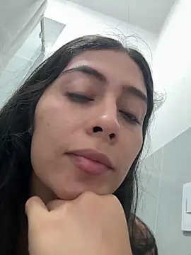 Snapshot of Sophie__Foxxx chatting on 09/21/25, 08:10 Sophie Foxxx online show from 09/21/25, 08:10