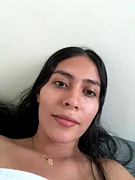 Snapshot of Sophie__Foxxx chatting on 09/23/25, 10:35 Sophie Foxxx online show from 09/23/25, 10:35