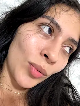 Snapshot of Sophie__Foxxx chatting on 10/08/25, 08:01 Sophie Foxxx online show from 10/08/25, 08:01
