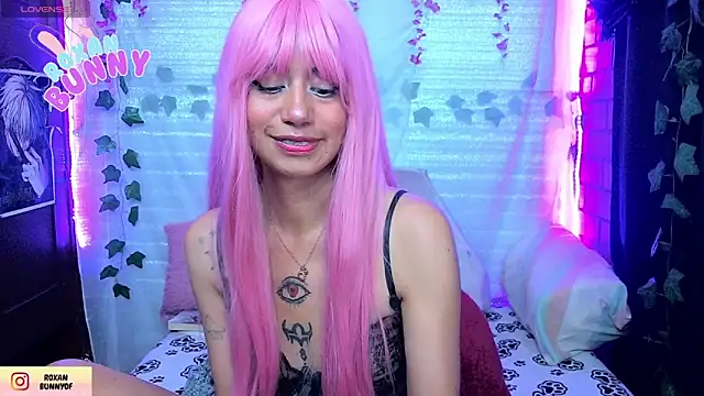 Roxanbunny1 online show from 04/15/26, 03:57