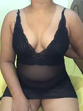 Snapshot of Rose_Olivia chatting on 03/02/25, 05:04 Rose Olivia online show from 03/02/25, 05:04