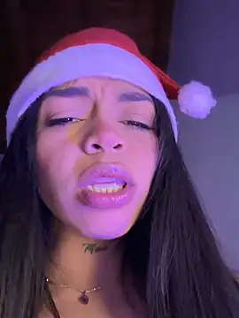 Snapshot of Charly_ chatting on 12/25/24, 10:37 Charly online show from 12/25/24, 10:37