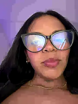 Snapshot of Charly_ chatting on 09/23/25, 04:15 Charly online show from 09/23/25, 04:15