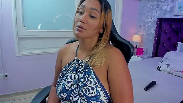dalila salazar online show from 05/17/26, 02:53
