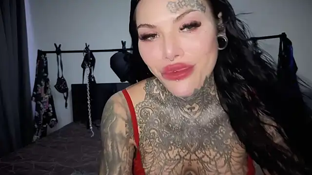 claudiacvc95 online show from 04/11/26, 07:45