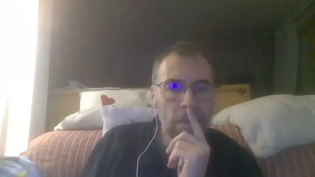 Snapshot of ptitcanard60600 chatting on 10/23/25, 10:52 ptitcanard60600 online show from 10/23/25, 10:52