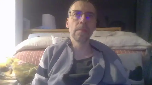 Snapshot of ptitcanard60600 chatting on 12/13/25, 10:26 ptitcanard60600 online show from 12/13/25, 10:26