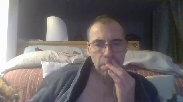 Snapshot of ptitcanard60600 chatting on 12/14/25, 11:09 ptitcanard60600 online show from 12/14/25, 11:09