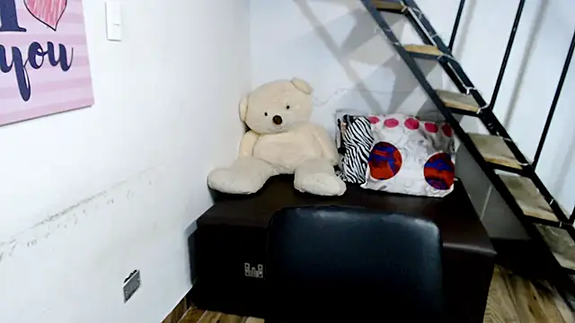 Snapshot of samantha_baby_ chatting on 01/17/25, 07:27 samantha baby online show from 01/17/25, 07:27