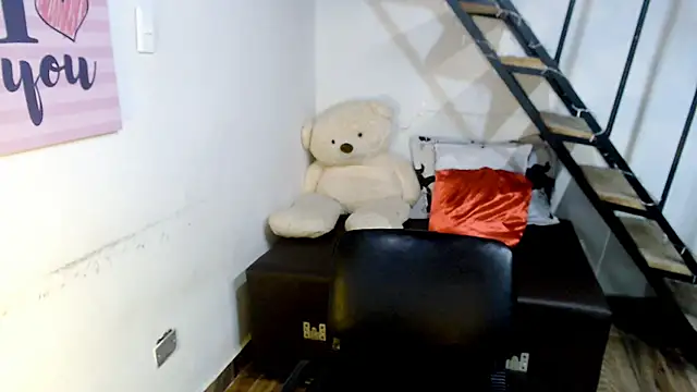 Snapshot of samantha_baby_ chatting on 01/24/25, 01:24 samantha baby online show from 01/24/25, 01:24