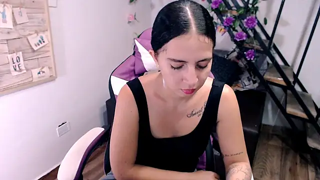 samantha baby  online show from 04/14/26, 07:09