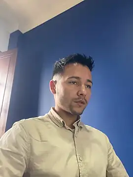 Snapshot of camilo_gonzalez02 chatting on 01/04/25, 03:17 camilo gonzalez02 online show from 01/04/25, 03:17