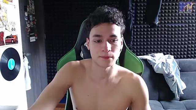 Curly Angel24 online show from 12/15/25, 04:00