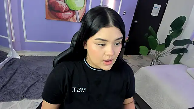 martinasaez online show from 11/17/25, 06:24