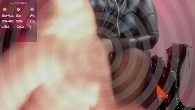 Snapshot of MistressMeg4n chatting on 03/21/25, 01:56 MistressMeg4n online show from 03/21/25, 01:56