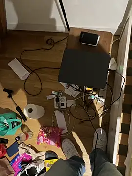 Snapshot of la_chiennete chatting on 10/20/25, 08:31 la chiennete online show from 10/20/25, 08:31