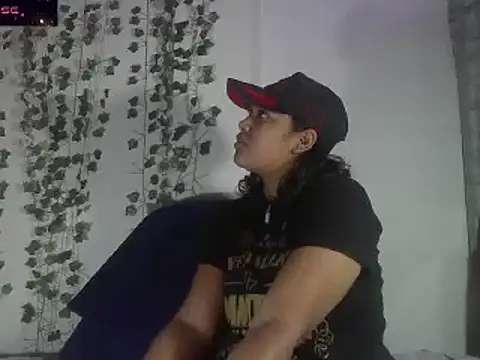 Snapshot of Charis_21 chatting on 01/15/25, 09:20 Charis 21 online show from 01/15/25, 09:20