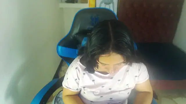 Snapshot of Charis_21 chatting on 10/02/25, 01:34 Charis 21 online show from 10/02/25, 01:34
