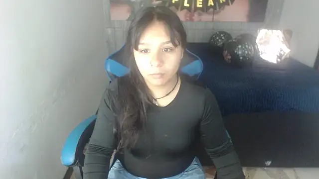 Snapshot of Charis_21 chatting on 10/04/25, 01:36 Charis 21 online show from 10/04/25, 01:36