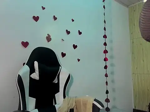 Charis 21 online show from 02/14/26, 07:32