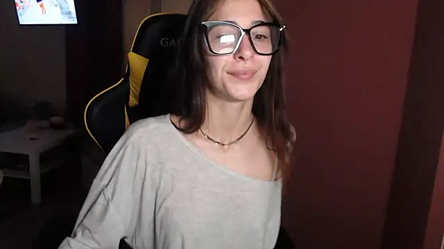 Snapshot of Sofiasweetsecret chatting on 04/04/26, 02:54 Sofiasweetsecret online show from 04/04/26, 02:54