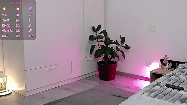 Snapshot of YourSweetSinn chatting on 09/24/25, 12:52 YourSweetSinn online show from 09/24/25, 12:52