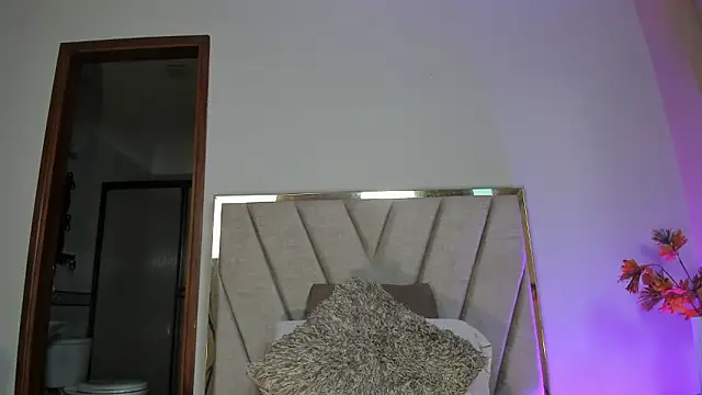 NoraDasilva online show from 03/07/26, 01:02