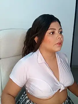 kiara-evans02 online show from 10/07/25, 10:40