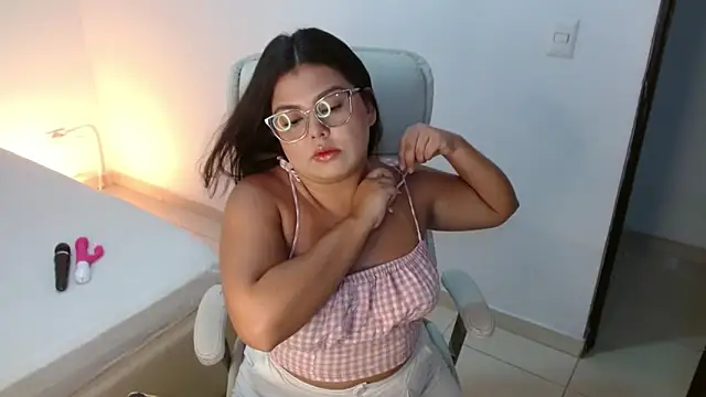 kiara-evans02 online show from 03/16/26, 09:08