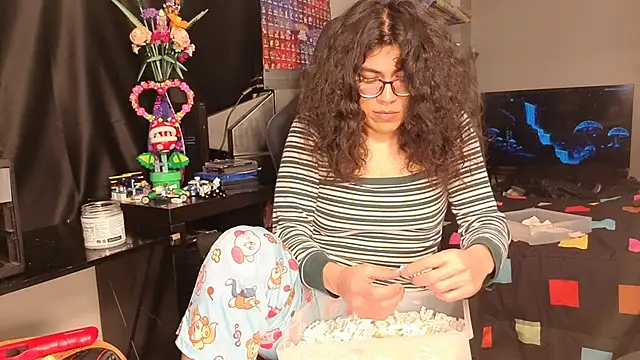 Snapshot of ShinyCherub chatting on 02/11/25, 12:37 ShinyCherub online show from 02/11/25, 12:37
