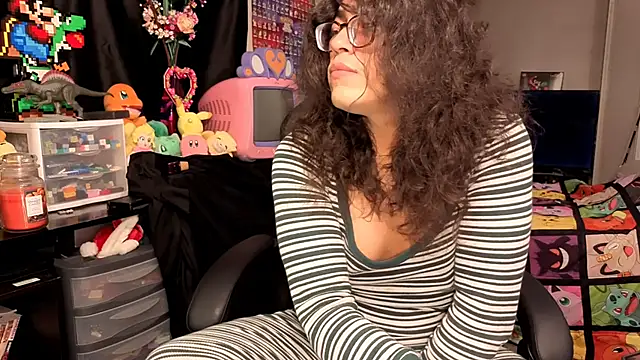Snapshot of ShinyCherub chatting on 10/12/25, 12:31 ShinyCherub online show from 10/12/25, 12:31
