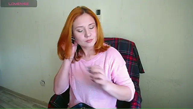 Snapshot of RedHeadSTARx chatting on 03/06/25, 12:09 RedHeadSTARx online show from 03/06/25, 12:09