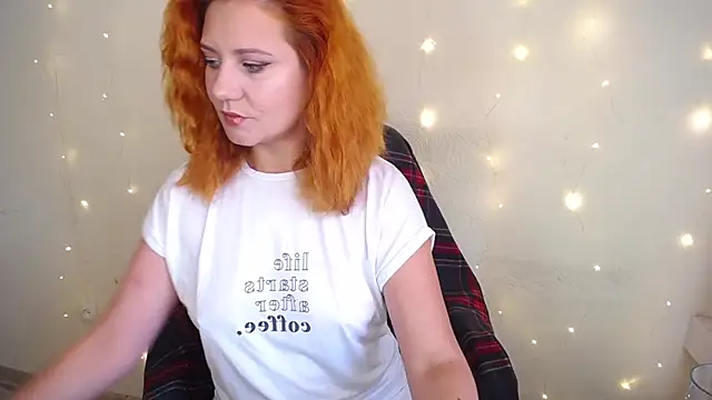 Snapshot of RedHeadSTARx chatting on 10/04/25, 09:51 RedHeadSTARx online show from 10/04/25, 09:51