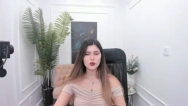 AnneTLi online show from 11/29/25, 03:20