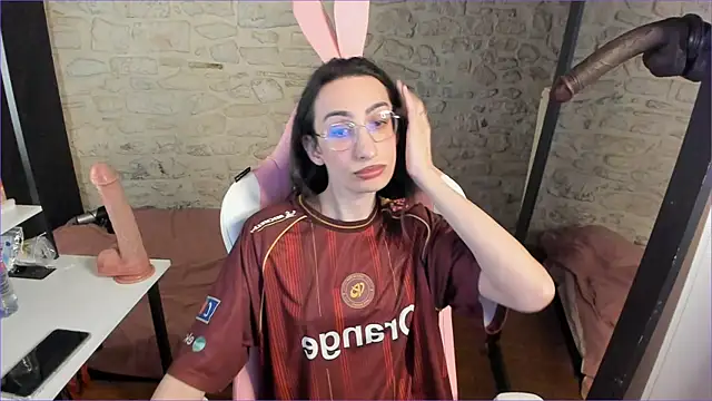 Snapshot of Mayala__ chatting on 12/14/25, 04:56 Mayala online show from 12/14/25, 04:56