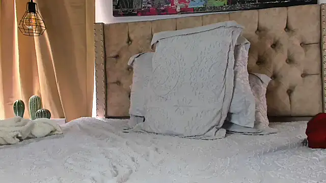 KeryHillson online show from 02/28/25, 12:42