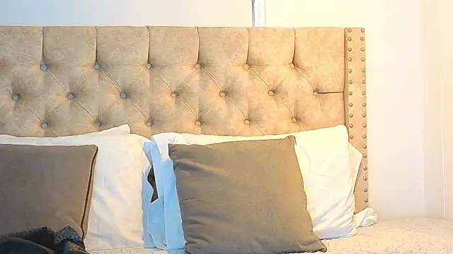 KeryHillson online show from 10/30/25, 12:06