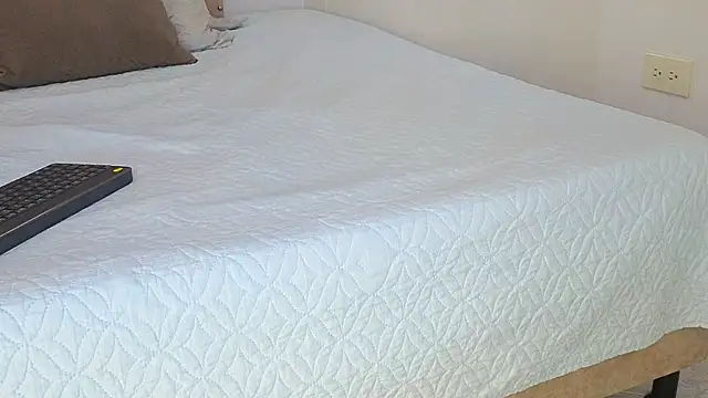 KeryHillson online show from 11/07/25, 01:22