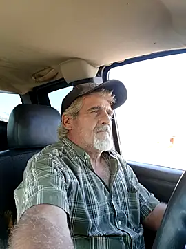 Snapshot of TTolbert chatting on 12/06/24, 07:01 TTolbert online show from 12/06/24, 07:01