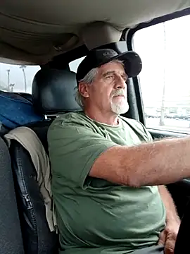 Snapshot of TTolbert chatting on 03/07/25, 06:11 TTolbert online show from 03/07/25, 06:11