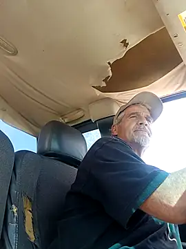 Snapshot of TTolbert chatting on 09/22/25, 08:55 TTolbert online show from 09/22/25, 08:55