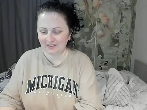 Lillian2 online show from 06/02/26, 04:09
