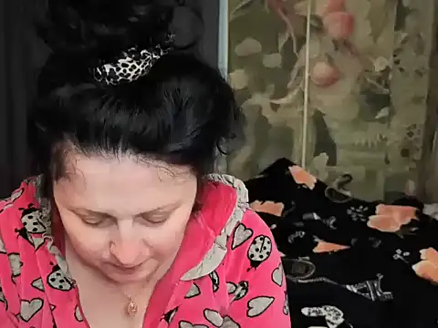 Snapshot of Lillian2 chatting on 06/18/26, 12:53 Lillian2 online show from 06/18/26, 12:53