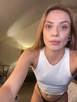 Snapshot of Angy_Netal chatting on 12/10/24, 03:33 Angy Netal online show from 12/10/24, 03:33