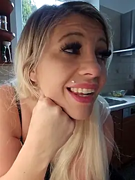 Snapshot of Sexy_Sparkling_ chatting on 02/21/25, 07:56 Sexy Sparkling online show from 02/21/25, 07:56